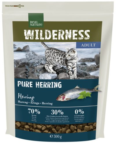 Real Nature Wilderness Hrană uscată pentru pisici adulte cu hering 300 g