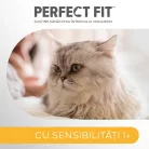 Perfect Fit hrană umedă cu pui și somon în sos pentru pisici sensibile adulte 4 x 85 g