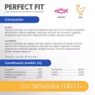 Perfect Fit hrană umedă cu pui și somon în sos pentru pisici sensibile adulte 4 x 85 g